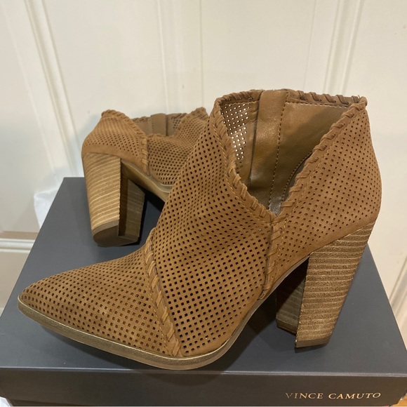 New in Box Vince Camuto Lamorna Seed Brown Asymmetrical Ankle Booties Boots - Picture 9 of 14